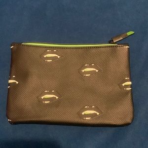 Ipsy green lipstick fangs cosmetic case new